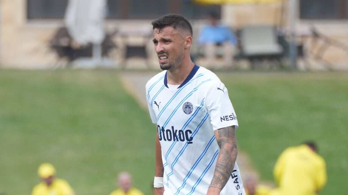 Fenerbahçe’de Rade Krunic’e talip çıktı