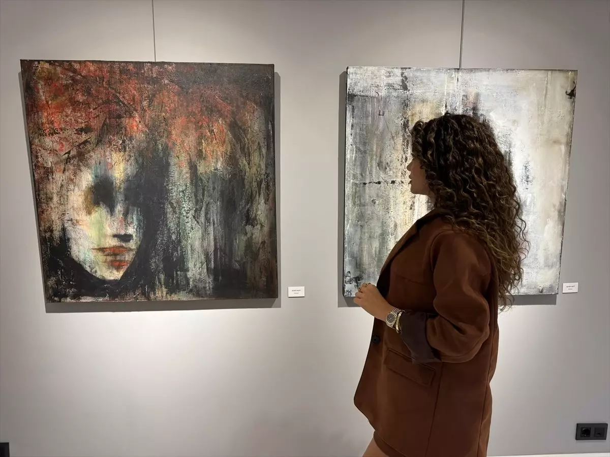 İstanbul’da ‘Yansımalar ve Seçimler’ Sergisi