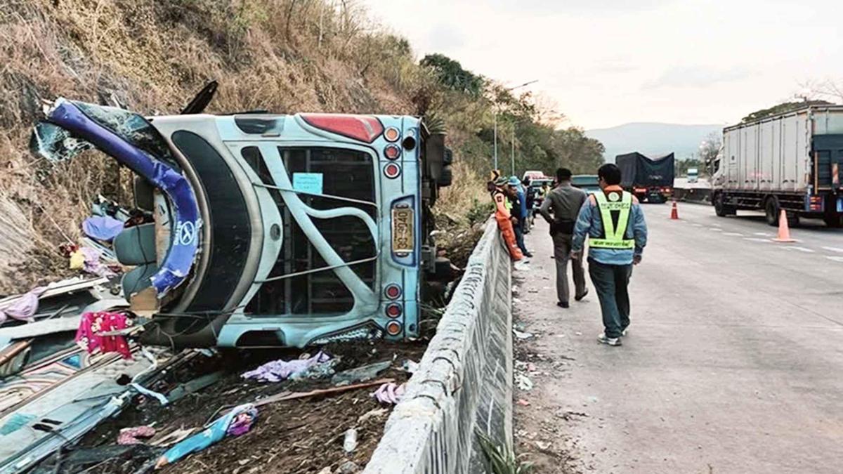 Tayland’da otobüs devrildi: 18 ölü, 31 yaralı