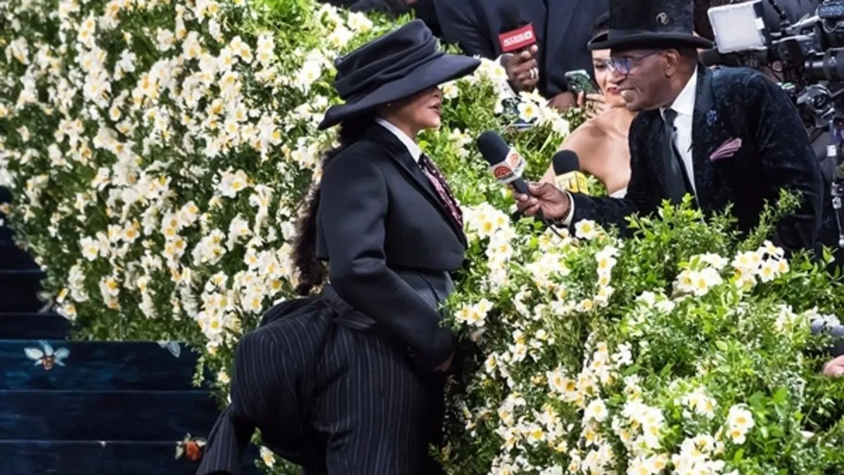 Rihanna 3. kez hamile! Met Gala’da karnı ilk kez görüntülendi…